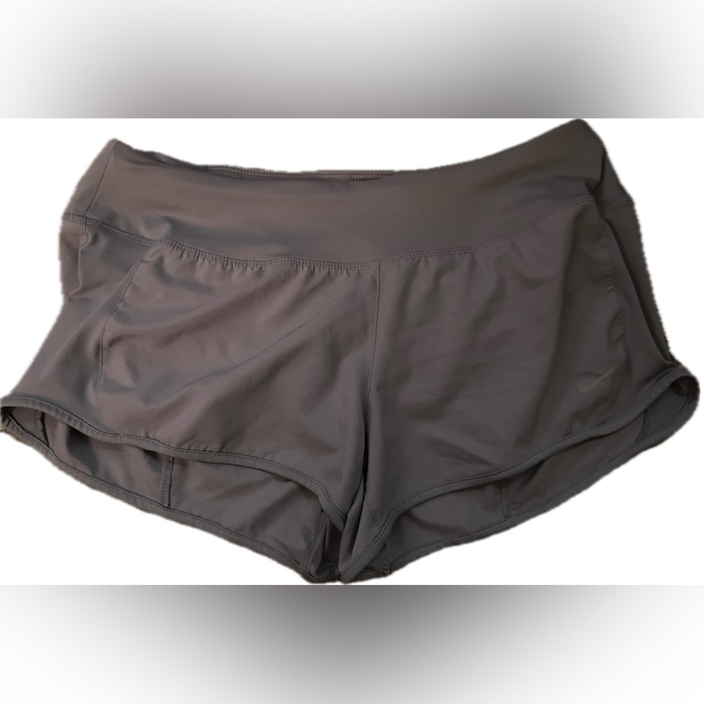 Nike Dri-Fit Gray Athletic Shorts Size Medium.